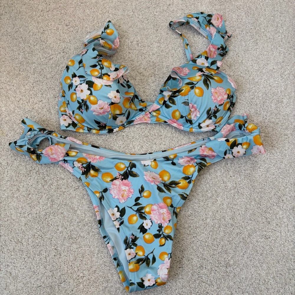 Victoria’s Secret Ruffle plunge bikini set